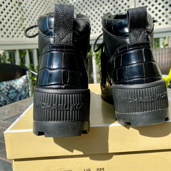 Used twice , leather and suede leather . - Picture 3 of 5